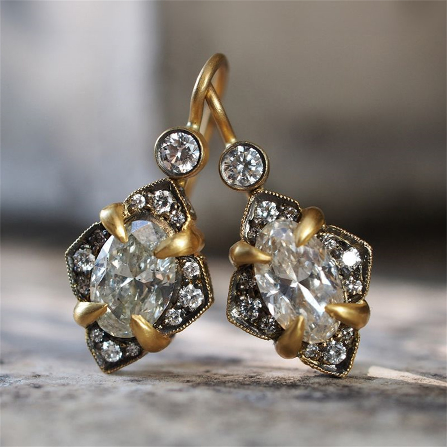 Ethnic Fashion Wear For Women - Винтажные женские серьги с белыми фианитами,